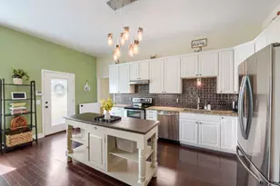 210 Battleground Cir, Taylor, TX 76574 - Photo 13