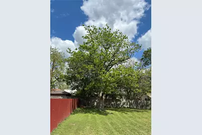 106 N 6th Street, Thorndale, TX 76577 - Photo 1