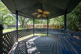 807 Country Club Rd, Georgetown, TX 78628 - Photo 27