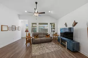 602 Jefferson Dr, Kyle, TX 78640 - Photo 7