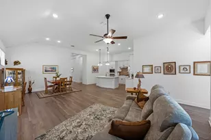 602 Jefferson Dr, Kyle, TX 78640 - Photo 5