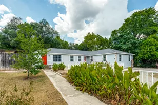 417 N Blanco St, Lockhart, TX 78644 - Photo 29