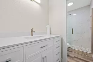 2506 Redleaf Ln, Austin, TX 78745 - Photo 15