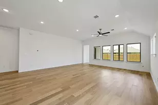 204 Melrose St, Hutto, TX 78634 - Photo 5