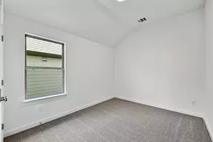 204 Melrose St, Hutto, TX 78634 - Photo 21