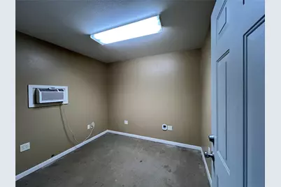 408 E 2nd Street, Taylor, TX 76574 - Photo 9