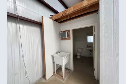 408 E 2nd Street, Taylor, TX 76574 - Photo 13