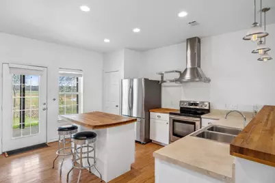 826 Savannah Cove, Elgin, TX 78621 - Photo 7