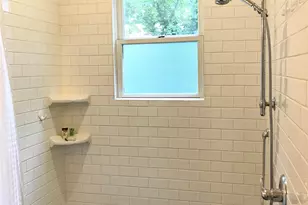 1002 E 44th St, Austin, TX 78751 - Photo 11