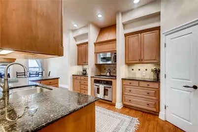 306 E 34th Street #B, Austin, TX 78705 - Photo 11