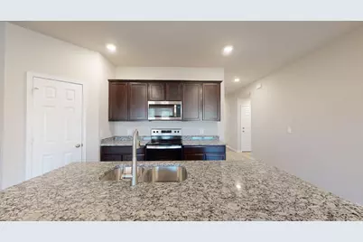 140 Little Green Trail, Jarrell, TX 76537 - Photo 5