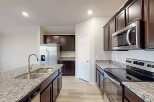 140 Little Grn Trl, Jarrell, TX 76537 - Photo 7