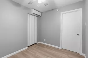 2910 Medical Arts St, Austin, TX 78705 - Photo 9