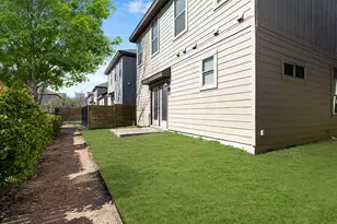 2001 Faro Dr, Austin, TX 78741 - Photo 9