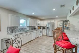 215 E McGee Trail, Kingsland, TX 78639 - Photo 7
