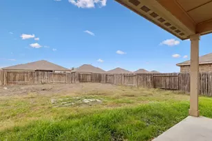 1204 Twin Estates Dr, Kyle, TX 78640 - Photo 23