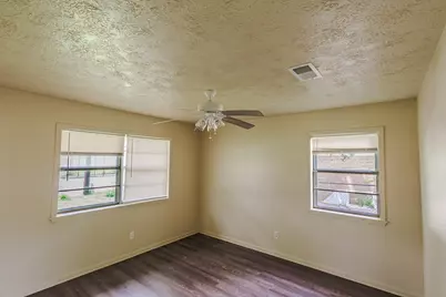 601 Martin Luther King Boulevard, Cameron, TX 76520 - Photo 9