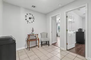 302 Lone Star Blvd, Hutto, TX 78634 - Photo 9