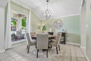 302 Lone Star Blvd, Hutto, TX 78634 - Photo 5