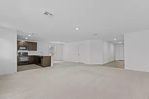 113 Texas Angel Wy, Jarrell, TX 76537 - Photo 5