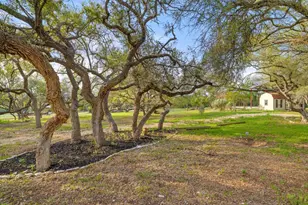 999 Enchanted Oaks Dr, Driftwood, TX 78619 - Photo 33