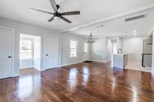 1819 Pecan St, Bastrop, TX 78602 - Photo 13