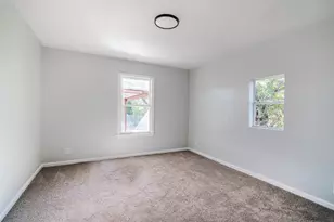 1819 Pecan St, Bastrop, TX 78602 - Photo 21