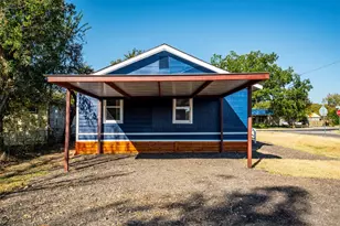 1819 Pecan St, Bastrop, TX 78602 - Photo 7