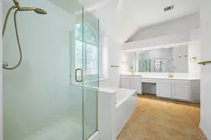 209 El Rio Dr, Lakeway, TX 78734 - Photo 5