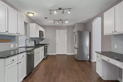 11304 Avering Lane, Austin, TX 78754 - Photo 9