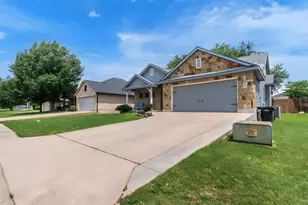 208 Cailin Ct, Burnet, TX 78611 - Photo 33