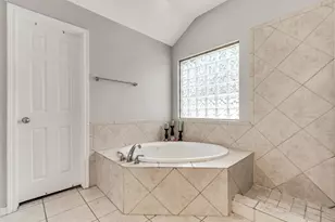 208 Cailin Ct, Burnet, TX 78611 - Photo 7