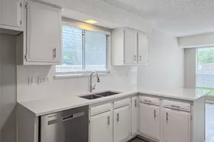12010 Ladrido Ln, Austin, TX 78727 - Photo 13