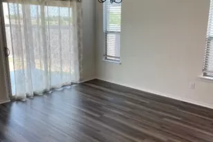 717 Bailey Park Dr, Jarrell, TX 76537 - Photo 3