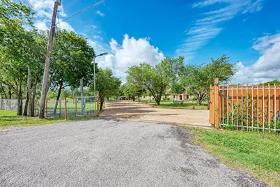 15611 Giese Lane, Manor, TX 78653 - Photo 5