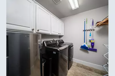 10025 Scull Creek Drive, Austin, TX 78730 - Photo 21