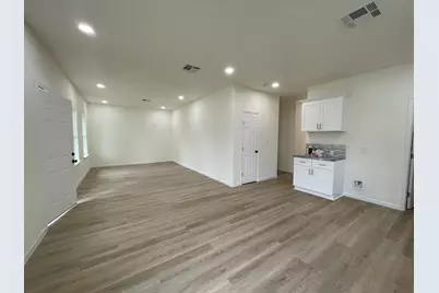 610 Pecan Valley Drive, San Antonio, TX 78220 - Photo 5