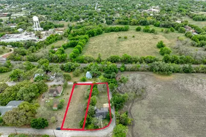 1002 Proctor Street, Lockhart, TX 78644 - Photo 1