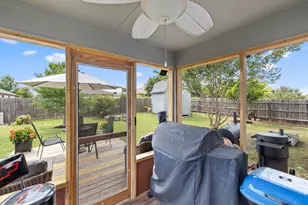 102 Esparza Ct, Hutto, TX 78634 - Photo 21