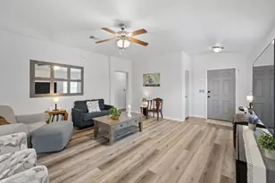 102 Esparza Ct, Hutto, TX 78634 - Photo 9