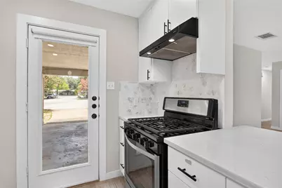 6222 Wagon Bend, Austin, TX 78744 - Photo 9