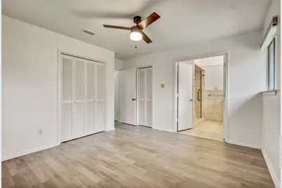 9913 Oak Hollow Drive, Austin, TX 78758 - Photo 21
