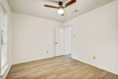 9913 Oak Hollow Drive, Austin, TX 78758 - Photo 27