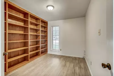 9913 Oak Hollow Drive, Austin, TX 78758 - Photo 17