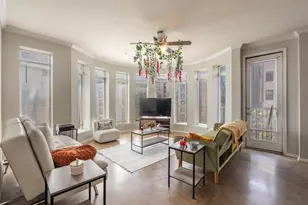 910 W 25th St, Austin, TX 78705 - Photo 3