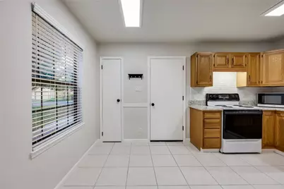 13 Oaks Place, Lago Vista, TX 78645 - Photo 19