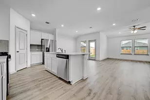 132 Sweetwater Crk Ln, Hutto, TX 78634 - Photo 11