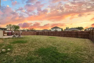 102 Camellia Dr, Hutto, TX 78634 - Photo 31