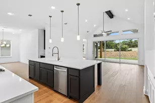 6808 Liberty Grotto Ct, Lago Vista, TX 78645 - Photo 5