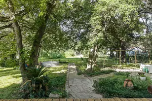 124 N Hamilton St, Gonzales, TX 78629 - Photo 31